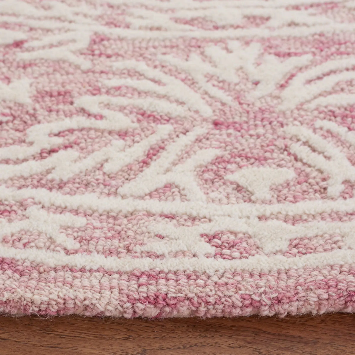 Safavieh Metro 6'-0" x 6'-0" Rug in Pink / Ivory