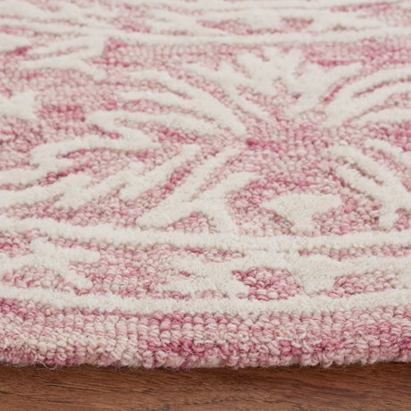Safavieh Metro 6'-0" x 6'-0" Rug in Pink / Ivory