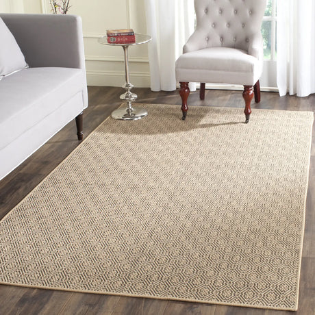 Safavieh Palm Beach 4'-0" x 6'-0" Rug in Natural / Black