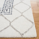 Safavieh Casablanca 4'-0" x 6'-0" Rug in Ivory / Black