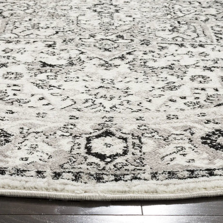 Safavieh Skyler 6'-7" x 6'-7" Rug in Grey / Ivory