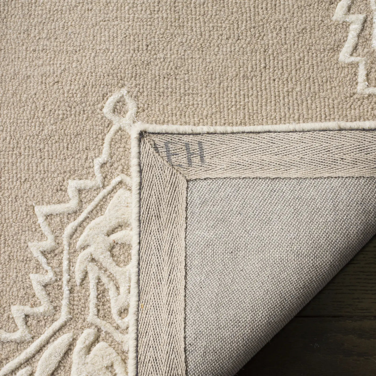 Safavieh Manchester 5'-0" x 8'-0" Rug in Beige / Ivory