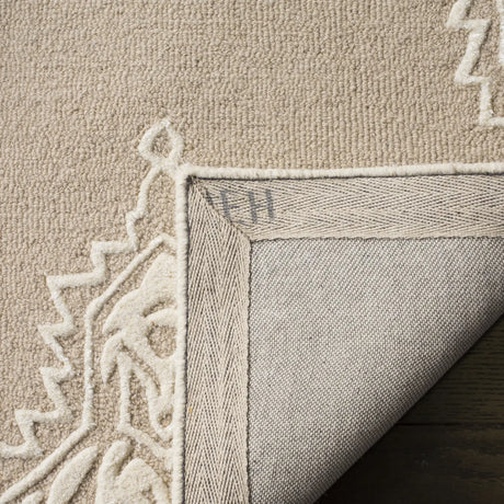 Safavieh Manchester 5'-0" x 8'-0" Rug in Beige / Ivory