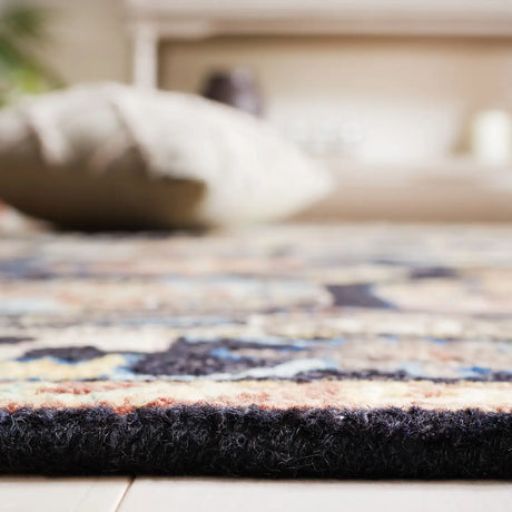 Safavieh Aspen 4'-0" x 6'-0" Rug in Black / Ivory