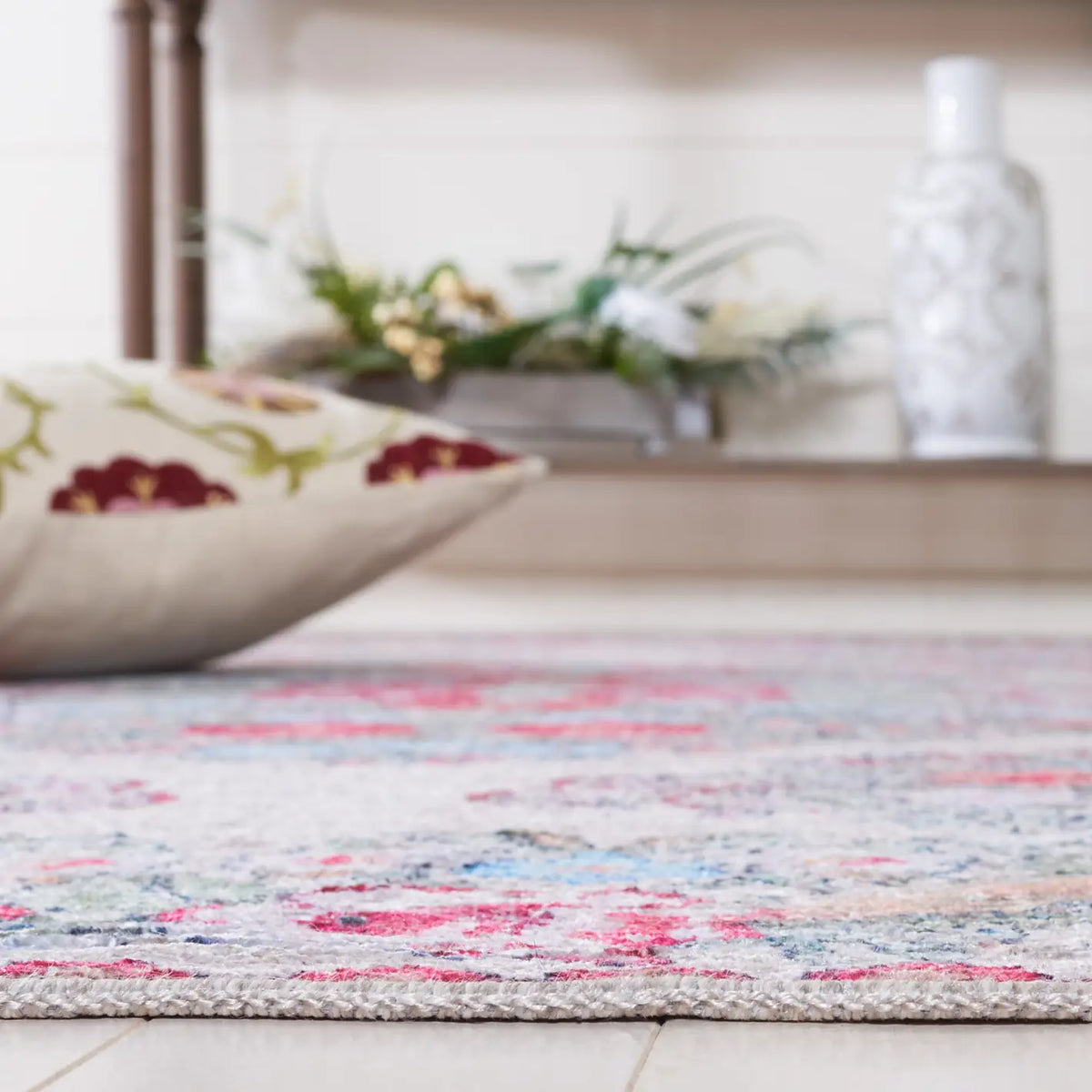 Safavieh Besarabian 4'-0" x 6'-0" Rug in Beige / Sage