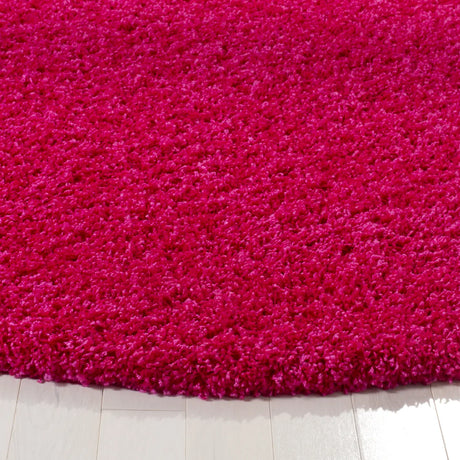 Safavieh Sgl-Laguna Shag 6'-7" x 6'-7" Rug in Fuchsia