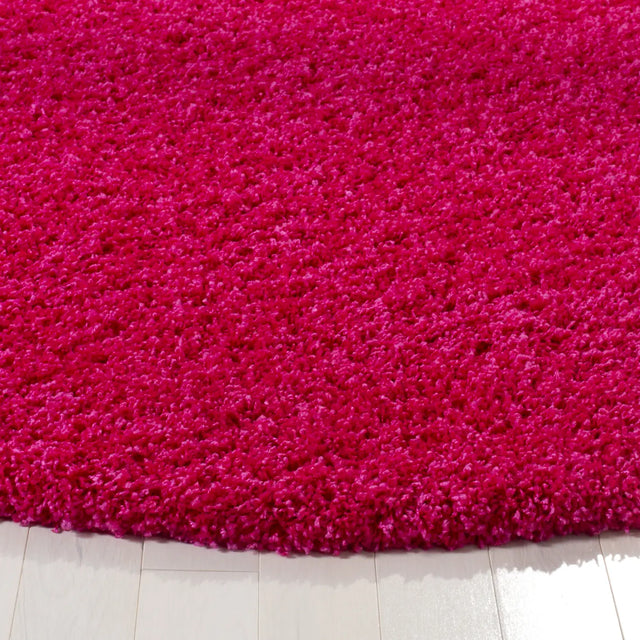 Safavieh Sgl-Laguna Shag 6'-7" x 6'-7" Rug in Fuchsia