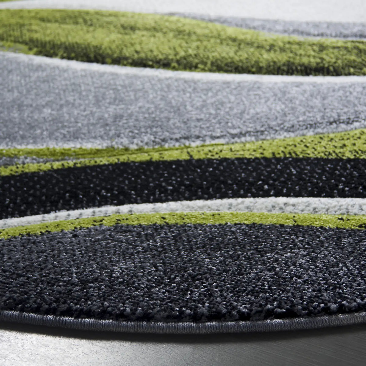 Safavieh Hollywood 5'-3" x 5'-3" Rug in Grey / Green