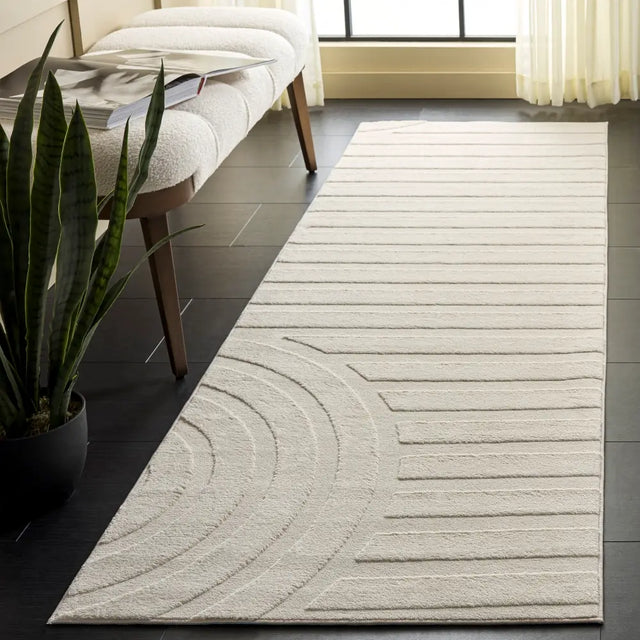 Safavieh Versailles 2'-6" x 8'-0" Rug in Ivory