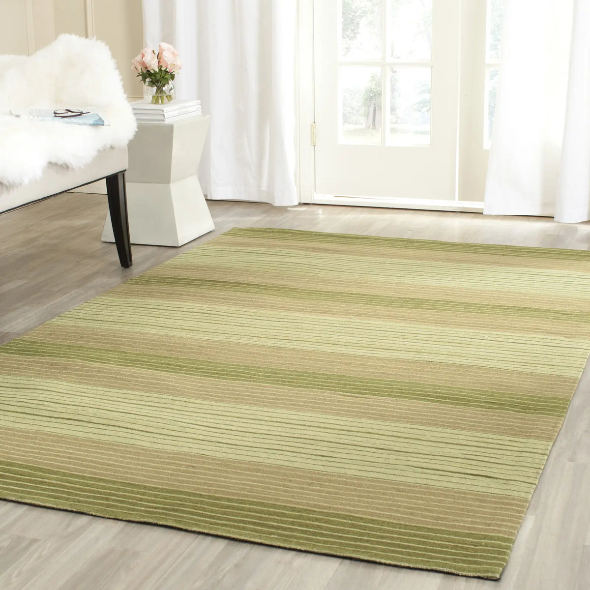 Safavieh Marbella 5'-0" x 8'-0" Rug in Green