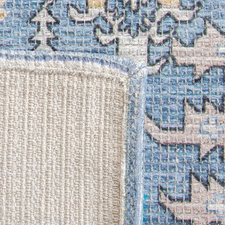 Safavieh Saffron 4'-0" x 6'-0" Rug in Navy / Ivory