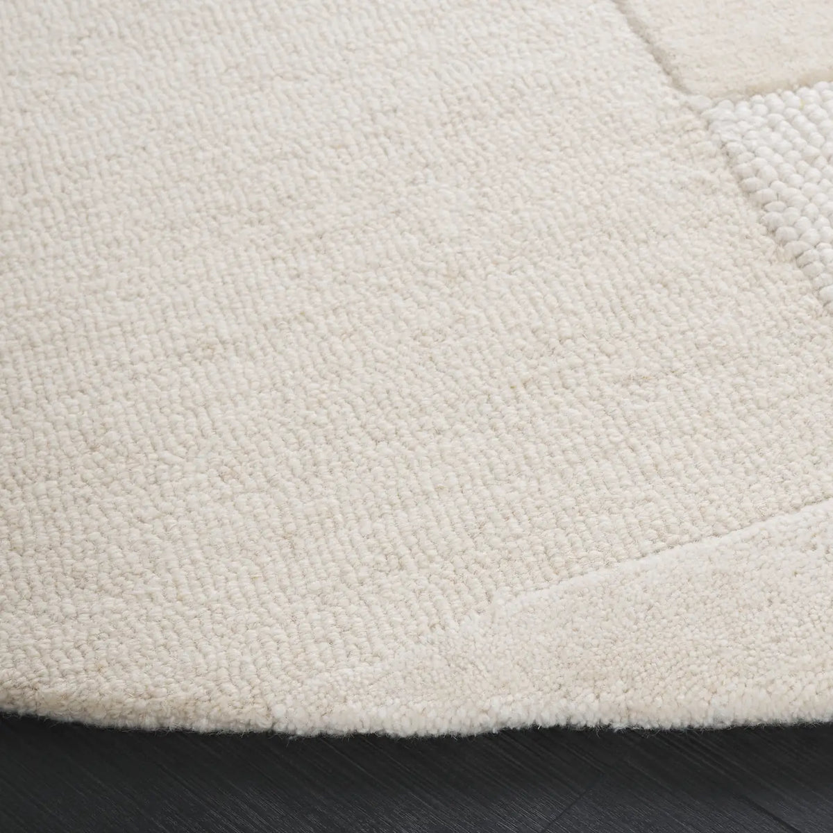 Safavieh Fifth Avenue 6'-0" x 6'-0" Rug in Ivory