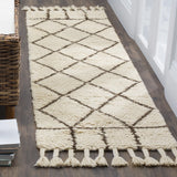 Safavieh Casablanca 2'-3" x 8'-0" Rug in Ivory / Brown