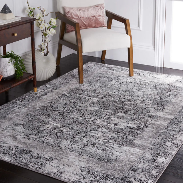 Safavieh Amelia 4'-5" x 6'-5" Rug in Grey / Charcoal