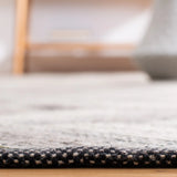 Safavieh Kilim 4'-0" x 6'-0" Rug in Grey / Ivory