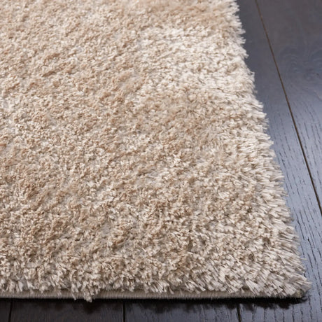 Safavieh Tahoe Shag 4'-0" x 6'-0" Rug in Beige