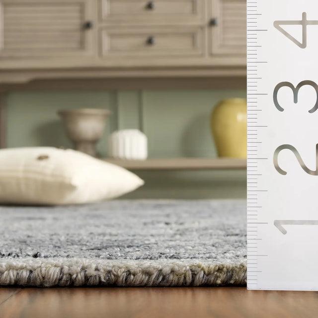 Safavieh Marquee 4'-0" x 6'-0" Rug in Light Grey / Charcoal