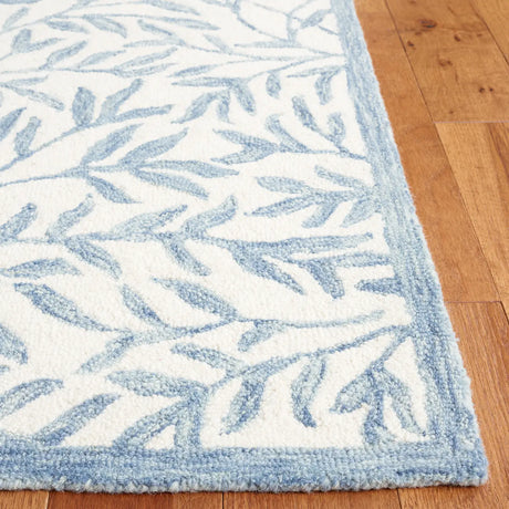 Safavieh Jardin 4'-0" x 6'-0" Rug in Ivory / Blue