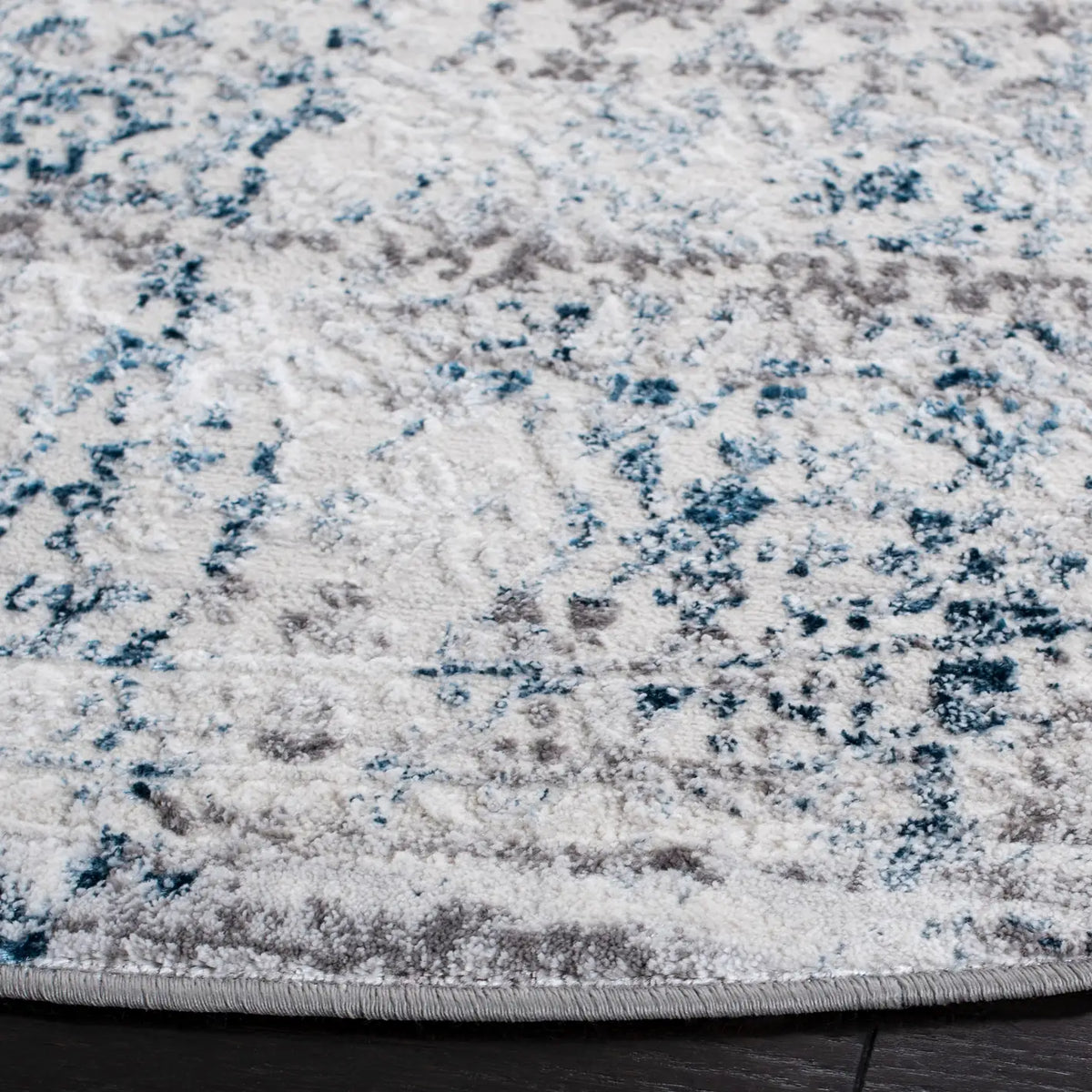 Safavieh Amelia 6'-7" x 6'-7" Rug in Grey / Blue
