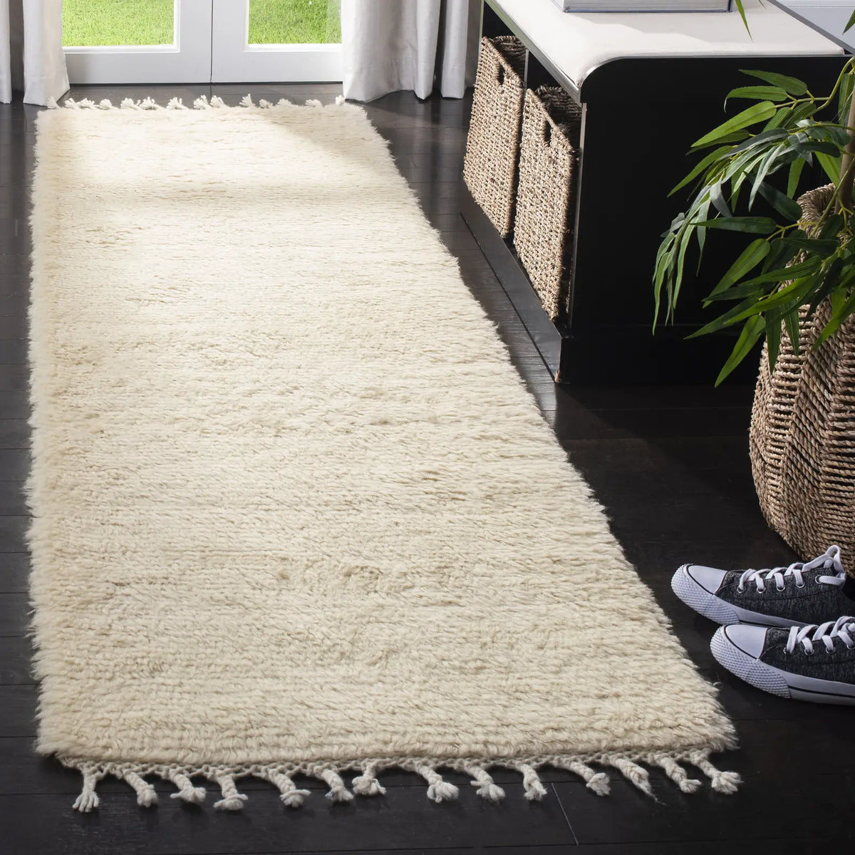 Safavieh Casablanca 2'-3" x 8'-0" Rug in Beige