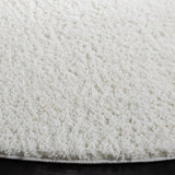 Safavieh August Shag 500 6'-7" x 6'-7" Rug in Ivory