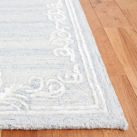 Safavieh Glamour 4'-0" x 6'-0" Rug in Silver / Ivory