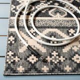 Safavieh Veranda 4'-0" x 5'-7" Rug in Grey / Beige