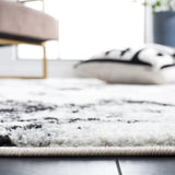 Safavieh Tulum 4'-0" x 6'-0" Rug in Ivory / Black