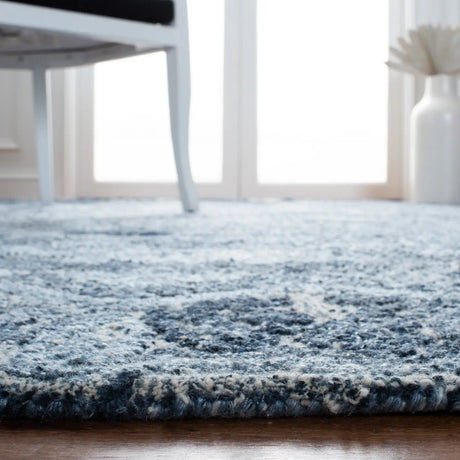 Safavieh Marquee 4'-0" x 6'-0" Rug in Blue / Grey