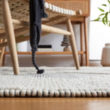Safavieh Marbella 4'-0" x 6'-0" Rug in Ivory / Black