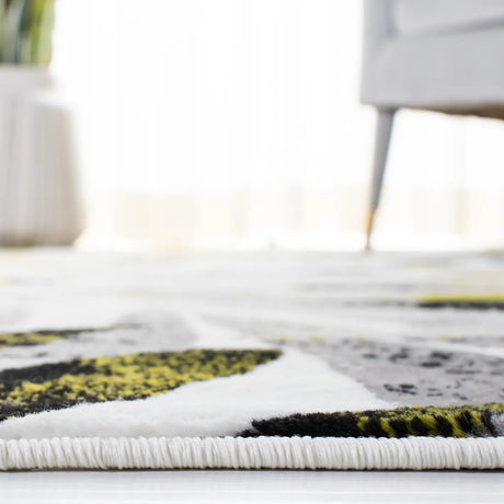 Safavieh Skyler 4'-0" x 6'-0" Rug in Black / Green