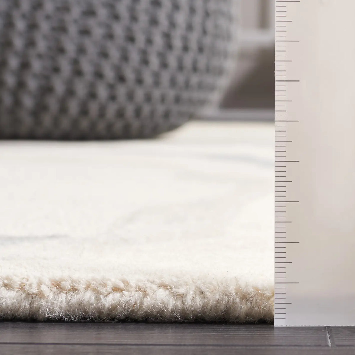 Safavieh Rodeo Drive 5'-0" x 8'-0" Rug in Ivory / Grey