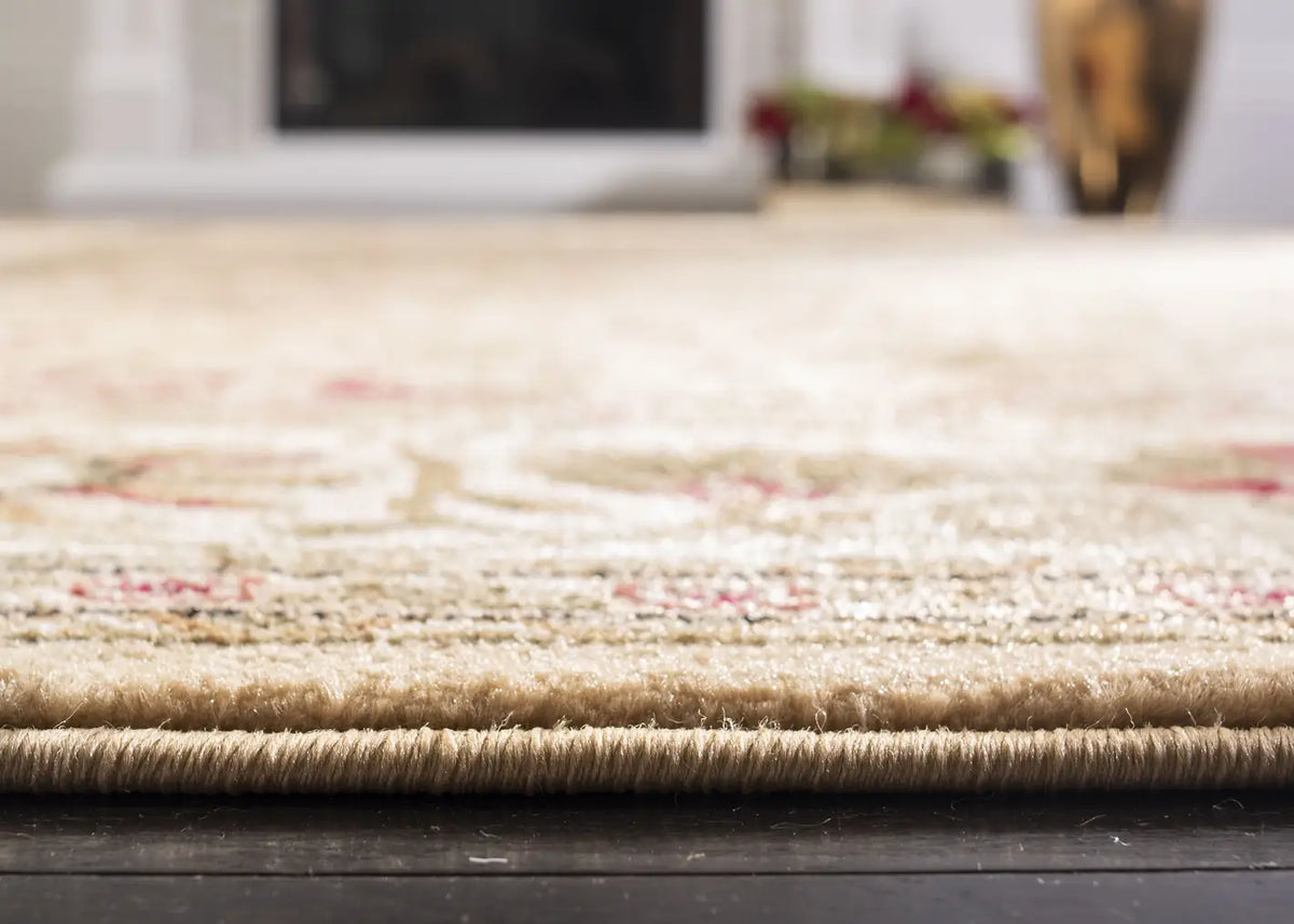 Safavieh Lyndhurst 4'-0" x 6'-0" Rug in Beige / Ivory