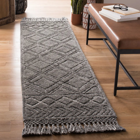 Safavieh Casablanca 2'-3" x 8'-0" Rug in Charcoal