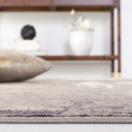 Safavieh Pyramid 4'-5" x 6'-5" Rug in Ivory Grey / Charcoal