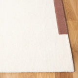Safavieh Fifth Avenue 5'-0" x 8'-0" Rug in Ivory / Black