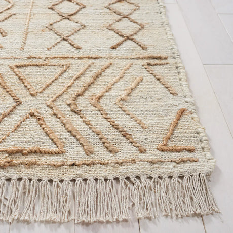 Safavieh Natural Fiber 4'-0" x 6'-0" Rug in Natural / Beige