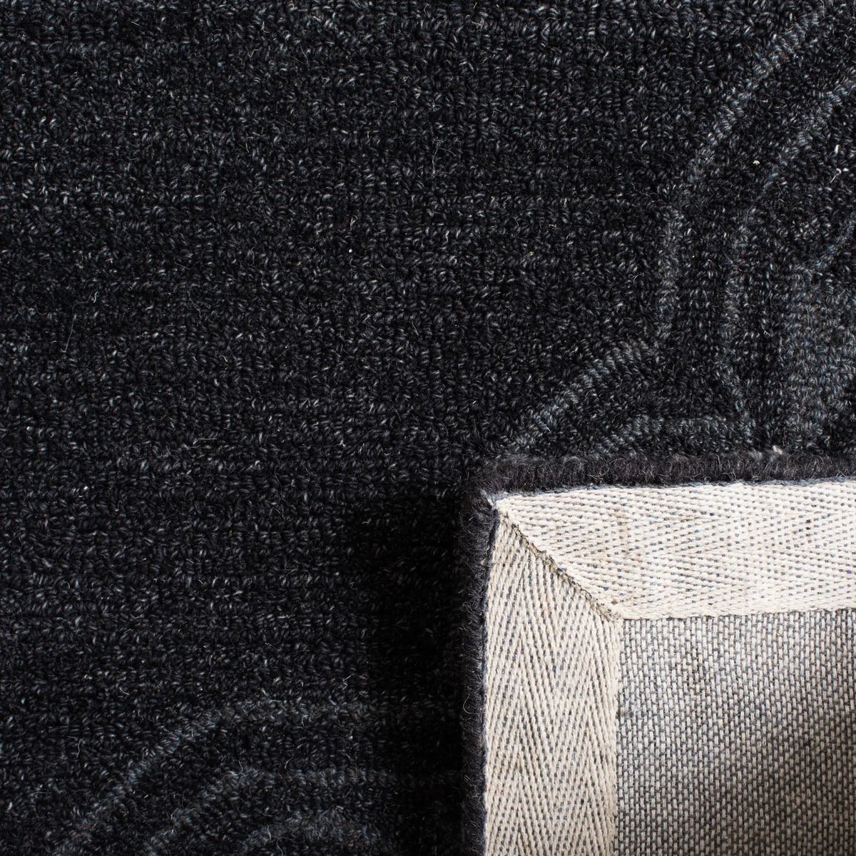 Safavieh Micro-Loop 5'-0" x 8'-0" Rug in Charcoal