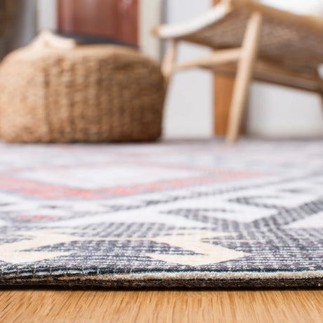 Safavieh Marbella 4'-0" x 6'-0" Rug in Grey / Chocolate