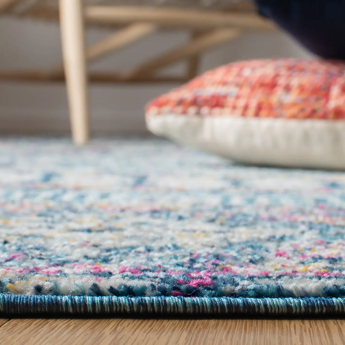 Safavieh Madison 700 4'-0" x 6'-0" Rug in Denim Blue / Purple
