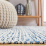 Safavieh Kilim 4'-0" x 6'-0" Rug in Blue / Ivory