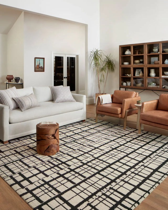 Chris Loves Julia x Loloi Polly POL-02 Black / Ivory Rug - room scene 1