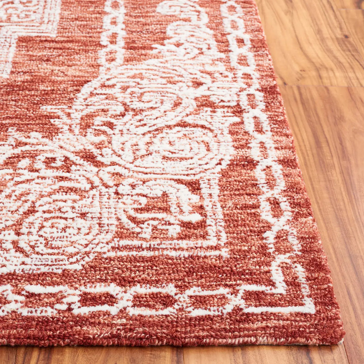 Safavieh Metro 4'-0" x 6'-0" Rug in Rust / Ivory