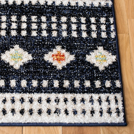 Safavieh Adirondack 4'-0" x 6'-0" Rug in Black / Ivory