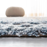 Safavieh Casablanca Shag 5'-0" x 8'-0" Rug in Grey / Gold