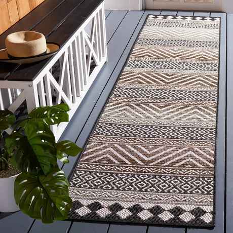 Safavieh Havana 2'-2" x 9'-0" Rug in Light Brown / Black