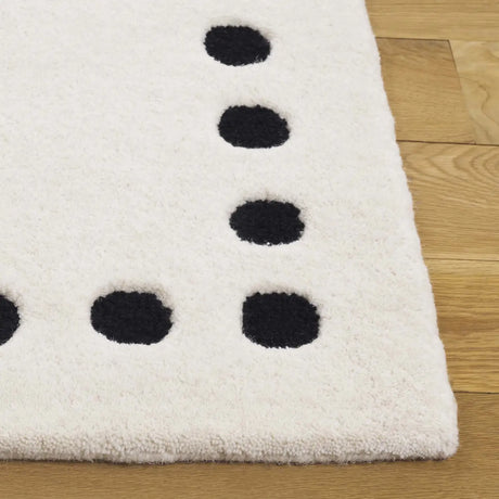 Safavieh Metro 4'-0" x 6'-0" Rug in Ivory / Black