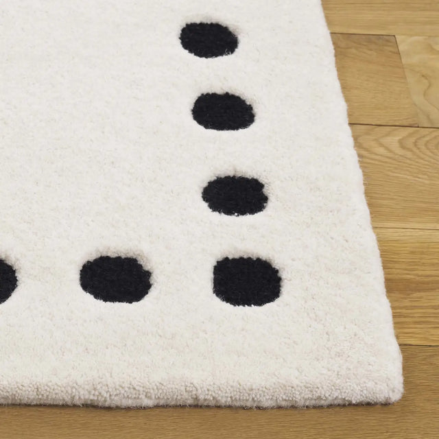 Safavieh Metro 4'-0" x 6'-0" Rug in Ivory / Black
