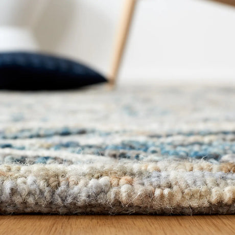 Safavieh Trace 4'-0" x 6'-0" Rug in Grey / Beige
