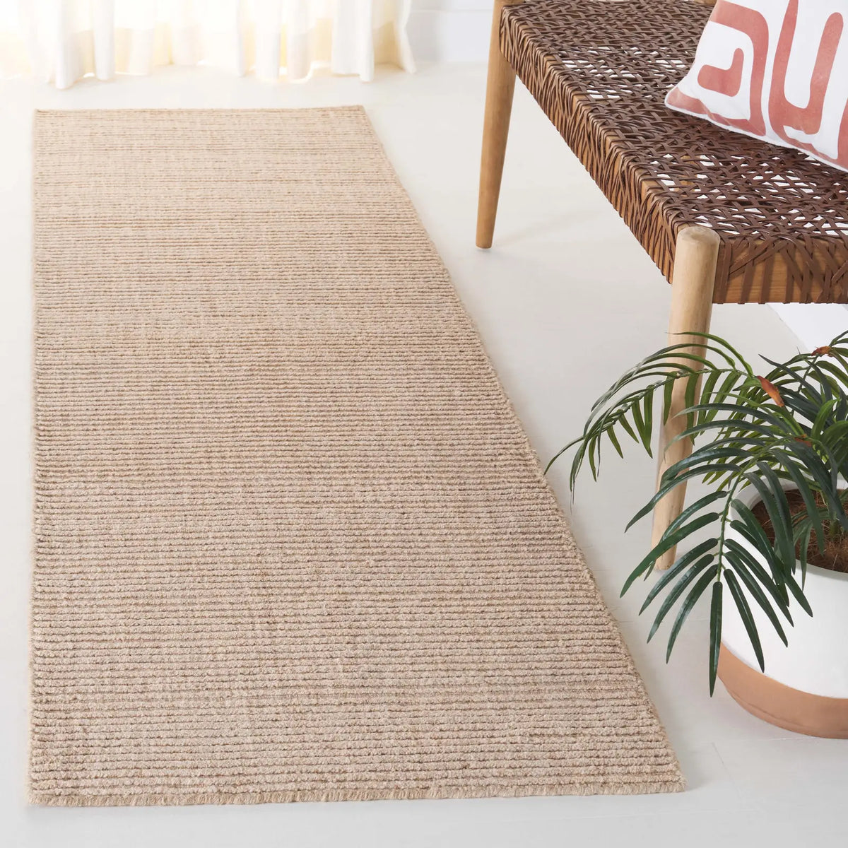 Safavieh Himalaya 2'-3" x 8'-0" Rug in Beige